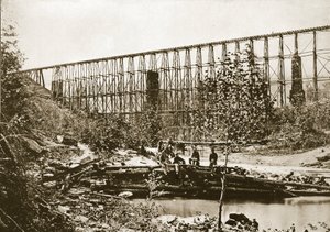 Falling Water Bridge, Nashville og Chattanooga Railroad, 1861-65 av Mathew B. Brady