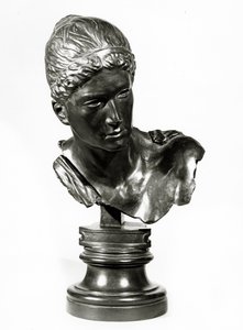 Hodet til Cassandra, ca. 1895 (bronse) av Max Klinger