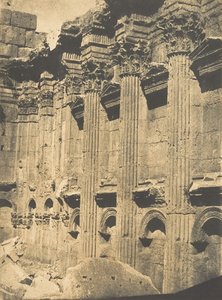 Innvendig søylegang av Naos i Jupiter-tempelet, ved Baâlbek Heliopolis, 15. september 1850. av Maxime Du Camp