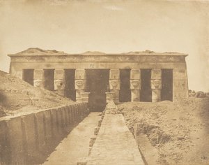 Fasade av Athor-tempelet ved Dendera Tentyris, 1849-50. av Maxime Du Camp