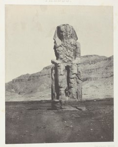 Gournah, Amenopht IIIs monolittiske koloss; Theben, plate 56 fra albumet «Egypt, Nubia, Palestina og Syria» (1852) av Maxime Du Camp