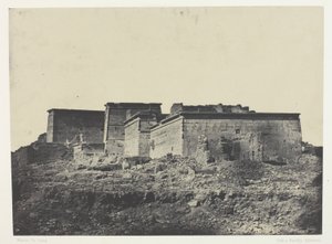 Det store Isis-tempelet i Philoe, generelt utsikt fra nord; Nubia, plate 80 fra albumet «Egypt, Nubia, Palestina og Syria» (1852) av Maxime Du Camp