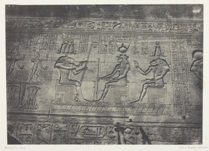 Det store tempelet i Dendera (Teutyres), skulpturer av den senere fasaden; Øvre Egypt, plate 19 fra albumet quot;Egypt, Nubia, Palestina og Syriaquot; (1852) av Maxime Du Camp