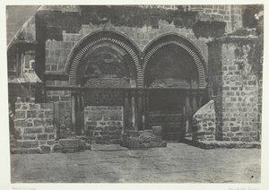 Jerusalem, Nedre arkader av Den hellige gravs kirke, Palestina, 184951, trykt 1852. av Maxime Du Camp