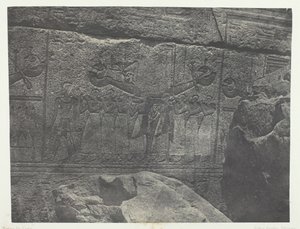 Karnak-palasset, utvendige skulpturer av granittreservatet, Theben, 184951, trykt 1852. av Maxime Du Camp