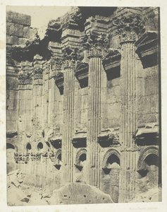Jupiter-tempelet i Baalbeck Heliopolis, Interior of Naos, Syria, 184951, trykt 1852. av Maxime Du Camp