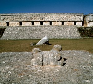 Utsikt over guvernørens palass, alter for de to jaguarene, 9.-10. århundre av Mayan