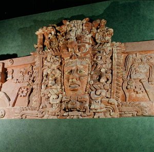 Arkitektonisk maske, Campeche, Yucatan-halvøya, Mexico (stucco) av Mayan Mayan