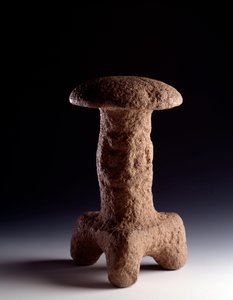Precolombiansk kunst, Maya-sivilisasjon, klassisk periode: steinskulptur i form av en stativsopp. fra Chimaltenango, Guatemala. Dim. 31,3 x bredde 18 cm Guatemala, Nasjonalmuseet for arkeologi og etnologi av Mayan Mayan