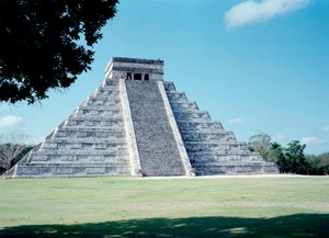 Før colombiansk sivilisasjon: utsikt over stedet til Chichen Itza i Yucatan-regionen. Maya sivilisasjon, klassisk periode og Maya renessanse, 750-1200 e.Kr. Mexico av Mayan Mayan