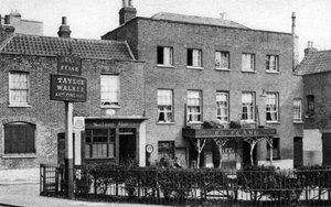 The Flask ale house, Highgate Village, London, 1926-1927. av McLeish