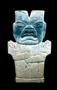 Antropomorf plakett, muligens Ildslangen, pre-columbiansk, 800-400 f.Kr. (slang og kanel)