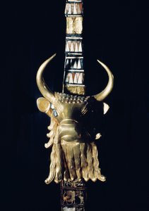 Oksehode, dekorasjon fra en harpe, 2800-2300 f.Kr. (forgylt tre) (se 198659)