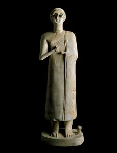 Mesopotamisk kunst: figur av kvinne eller gudinne. Terracotta, 3. årtusen f.Kr. Fra Tell Asmar (Ehnunna i Mesopotamia) Søn. 59 cm museum i Bagdad, Irak