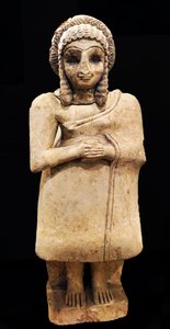 Statue av en kvinnelig tilbeder i en enkel kjole, Khfajah, Mesopotamia, ca. 2650-2550 f.Kr. (gips)