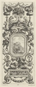 Ornamental panel overbygd av en kurv med blomster og en krans