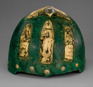 Hjelm med guddommelige figurer under en fugl med utstrakte vinger, ca. 1500-1100 f.Kr. (bronse, gullfolie over bitumen) av Middle Elamite Period