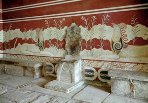 Minoisk sivilisasjon: utsikt over tronsalen til palasset til kong Minos a Cnossos (Knossos). Kreta - minoisk sivilisasjon: utsikt over tronsalen til palasset til kong Minos på Knossos. Kreta, Hellas av Minoan