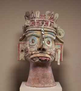 Hodet for regnguden Tlaloc, sen postklassisk periode, ca. 1300-1521 (keramikk, tuffat, stukkatur og maling)