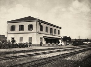 Building an Empire i den fascistiske tidsalderen: Jernbanestasjonen i Asmara, 09.05.1936 (s/hvitt-bilde) av Modestino Baldinetti