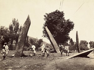 Bygge et imperium i den fascistiske tidsalderen: stedet der Obelisken i Axum en gang sto, nå overført til Roma, 09.05.1936 (s/hvitt-bilde) av Modestino Baldinetti