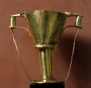 Mykensk kunst har minoiske påvirkninger: kalk (eller kopp) i gull med dobbelt håndtak kalt kopp Nestor. 1500-tallet f.Kr. Fra grav IV av Mykene. Athen, Nasjonalt arkeologisk museum av Mycenaean
