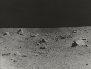 [Lunar Surface fotografert av Surveyor V], 1967. av NASA Images