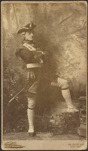 [John Drew jr. som kaptein Plume fra «Rekrutteringsoffiseren»] av Napoleon Sarony
