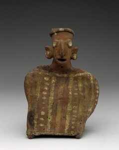 Sittende kvinnefigur