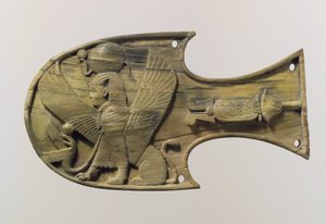 Hesteblink skåret i relieff med en sittende sfinx, ca. 8. århundre f.Kr