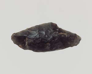 Flintpilspiss, 5.–4. årtusen f.Kr. (stein)