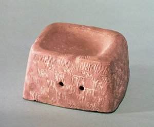 Vasestøtte brukt som parfymebrenner, Chasseen Culture, 3000-2500 f.Kr. (keramikk)