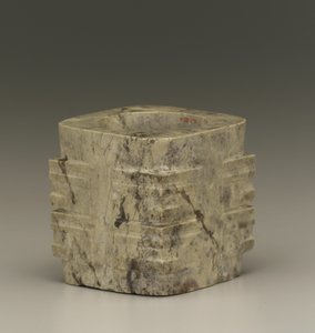 Kort rør (cong) Lake Tai-regionen, Liangzhu-kultur, 3300-2250 f.Kr. (jade)