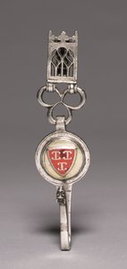 Clavendier (beltekrok), ca. 1400 (sølv, forgylt sølv, champlevé-emalje) av Netherlandish School