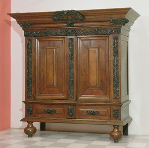 Kas, ca. 1675-1700 (valnøtt og eik) av Netherlandish School