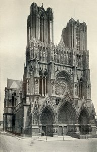 En stor gotisk bygning: katedralen i Reims, bygget på 1200- og 1300-tallet, ca 1930. av Neurdein