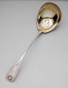 Suppeøse, ca. 1860 (myntsølv og forgylt) av Newell Harding and Co.