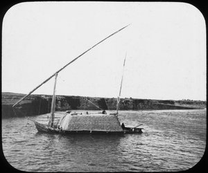 En lastet dahabiyeh, Egypt, c1890 av Newton and Co