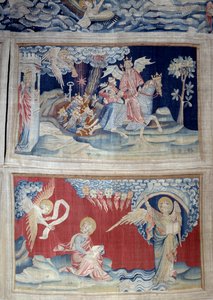 Henging av åpenbaring (1373-1383), n. 24: den femte trompet: en nøkkel slipper gresshoppene. Nedenfor, n. 27, viser engelen i boken seg for Johannes som transkriberer det guddommelige budskapet til lyden av de syv tonere. Tapetet av Nicolas Bataille (133 av Nicolas Bataille
