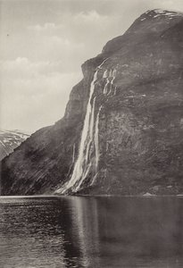 De syv søstre (fossen) Geiranger (s/hvitt bilde) av Norwegian Photographer