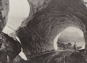 Tunnel gjennom snø, Hauklidpasset av Norwegian Photographer
