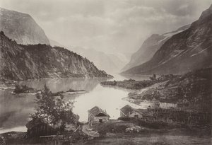 Utsikt over Loensjøen, Nordfjord (s/hvitt foto) av Norwegian Photographer