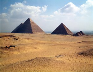 Utsikt over pyramidene til Cheops, Chephren og Mycerinus