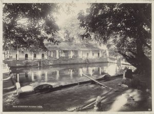 Badeanlegg med galleri, muligens i Surabaya