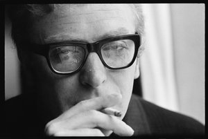 Michael Caine røyker av Orlando Suero