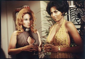 Pam Grier som bakgrunnsekstra på settet av 