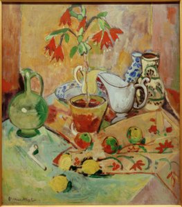 Stilleben med potteplante og mugger, frukt og pipe av Oskar Moll