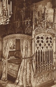 Bayerske kongeslott Neuschwanstein, gotisk seng på soverommet