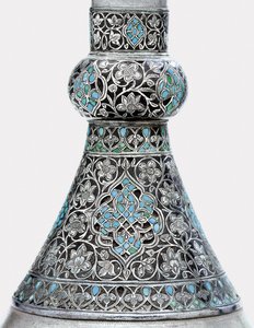 Detalj av en osmansk turkis innsatt sølvmontert sinkflaske (turkis, sink, sølv) av Ottoman School