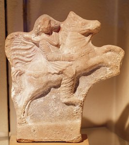 Statue av parthisk rytter (terrakotta)
